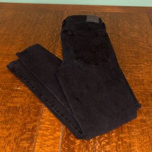 American Eagle Hi-Rise Jegging black. Size 6